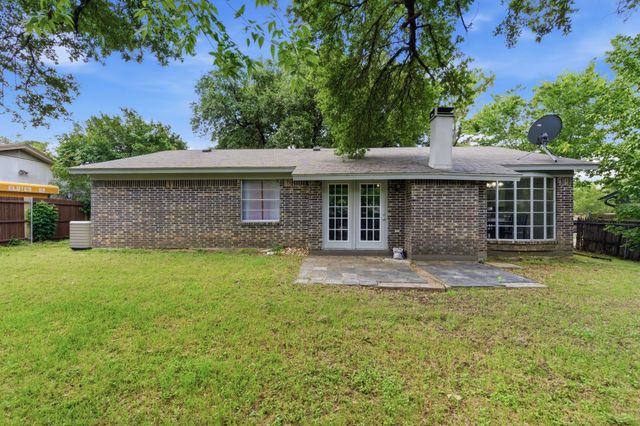 5315 Iris Lane, Arlington, TX 76016