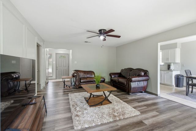 5315 Iris Lane, Arlington, TX 76016