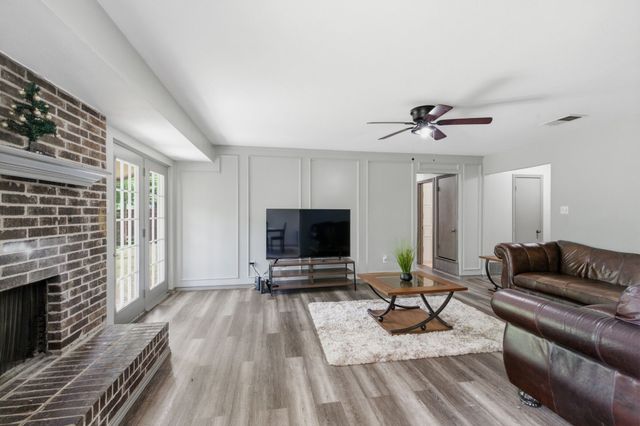 5315 Iris Lane, Arlington, TX 76016