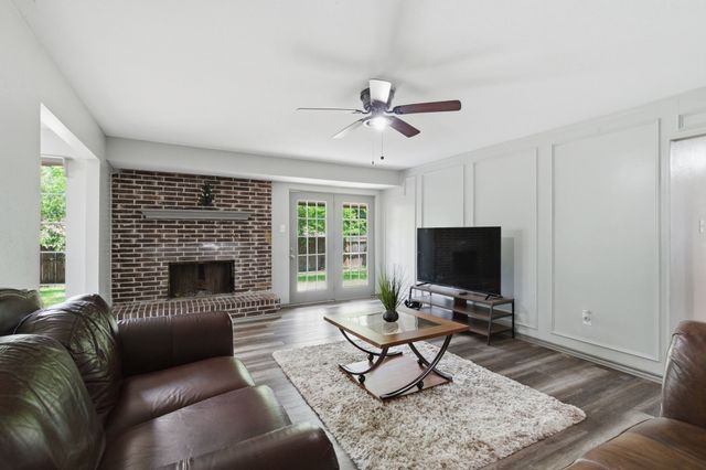 5315 Iris Lane, Arlington, TX 76016