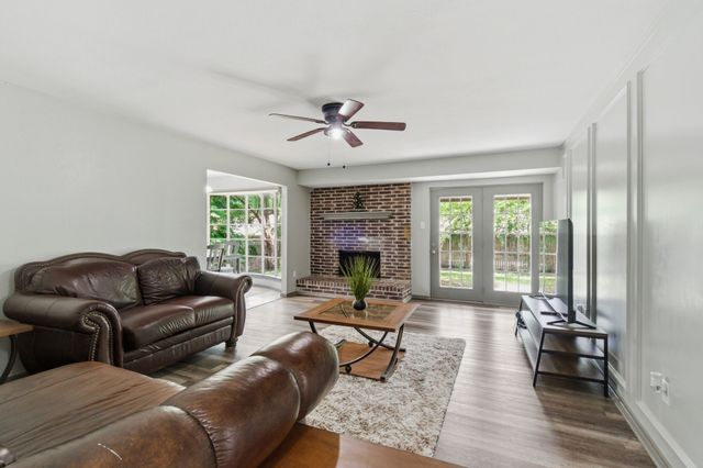 5315 Iris Lane, Arlington, TX 76016