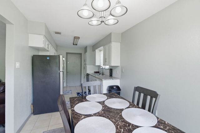 5315 Iris Lane, Arlington, TX 76016