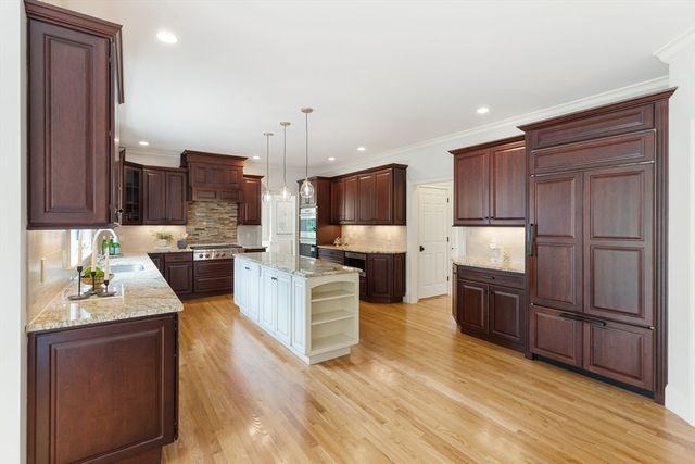 10 Victory Garden Way, Lexington, MA 02420