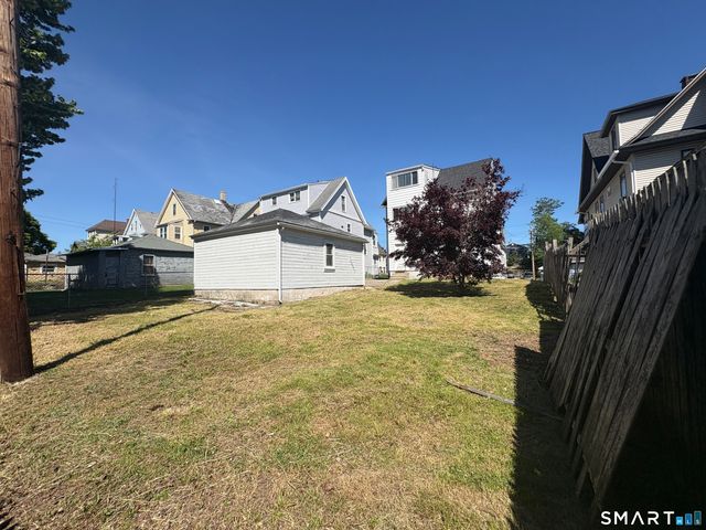 231 Goddard Avenue 1st Floor, Bridgeport, CT 06610