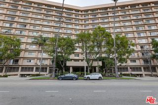 100 S Doheny Drive 223, Los Angeles, CA 90048