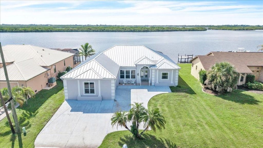 Image 1 of property listing at 3772 PEACE RIVER DRIVE, Punta Gorda, FL 33983