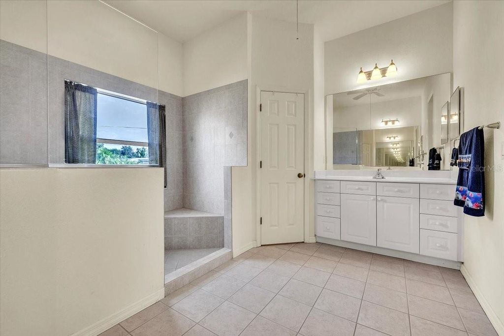Image 24 of property listing at 3772 PEACE RIVER DRIVE, Punta Gorda, FL 33983