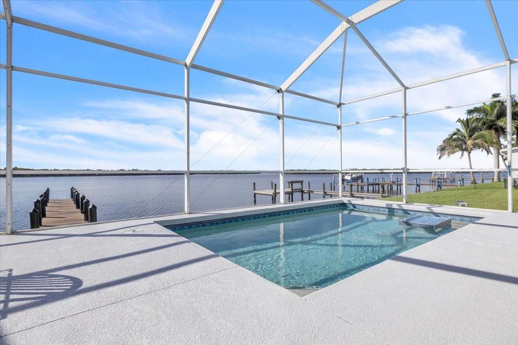 Image 33 of property listing at 3772 PEACE RIVER DRIVE, Punta Gorda, FL 33983