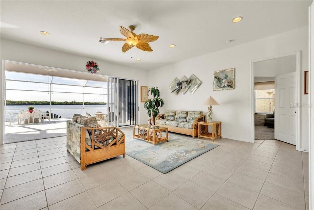 Image 5 of property listing at 3772 PEACE RIVER DRIVE, Punta Gorda, FL 33983