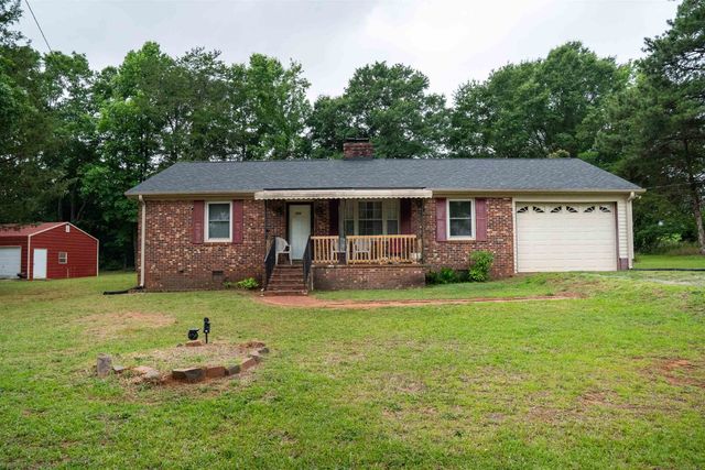 710 Neighborhood Rd, Wellford, SC 29385