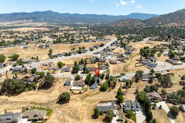 21009 Carriage Drive, Tehachapi, CA 93561