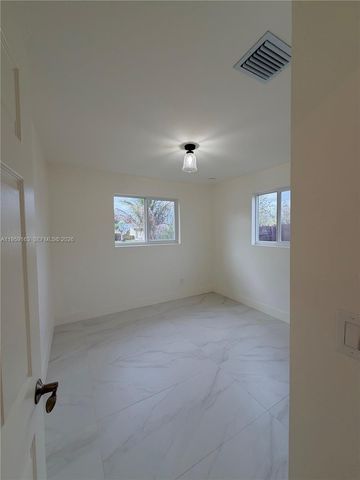 19221 SW 92nd Rd, Cutler Bay, FL 33157