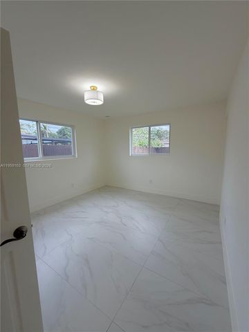 19221 SW 92nd Rd, Cutler Bay, FL 33157