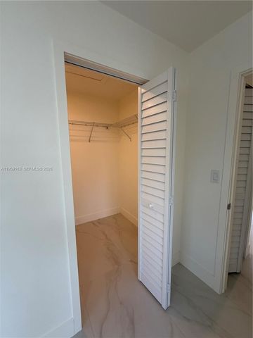 19221 SW 92nd Rd, Cutler Bay, FL 33157