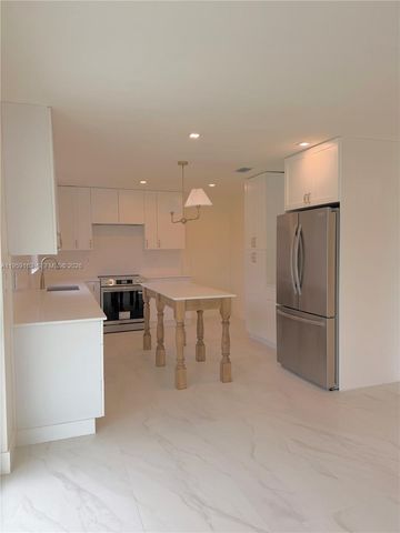 19221 SW 92nd Rd, Cutler Bay, FL 33157