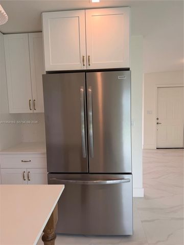 19221 SW 92nd Rd, Cutler Bay, FL 33157