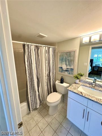 400 Forest Lakes BLVD 301, Naples, FL 34105