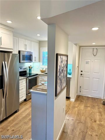 400 Forest Lakes BLVD 301, Naples, FL 34105