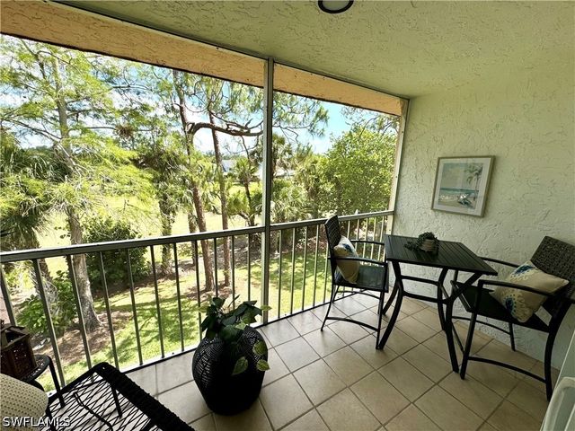 400 Forest Lakes BLVD 301, Naples, FL 34105