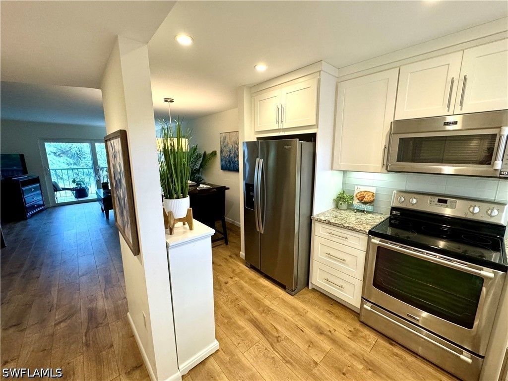 400 Forest Lakes BLVD 301, Naples, FL 34105