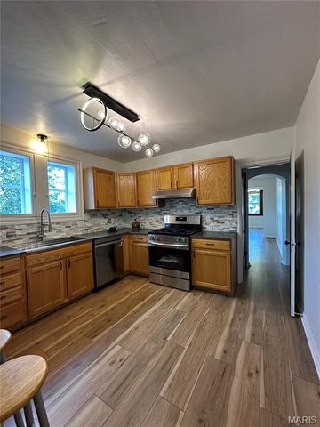 2341 Spencer Avenue, Overland, MO 63114