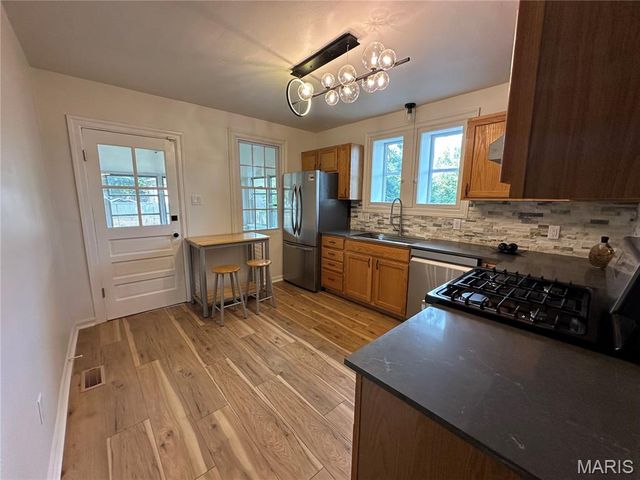 2341 Spencer Avenue, Overland, MO 63114