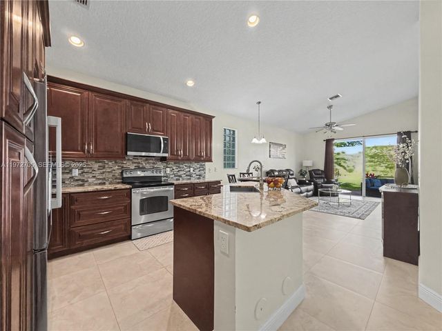 5396 NW 126th Dr, Coral Springs, FL 33076