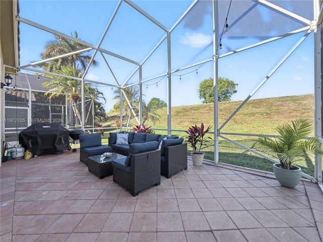 5396 NW 126th Dr, Coral Springs, FL 33076