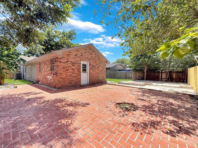 304 Stimson Avenue, Baytown, TX 77520