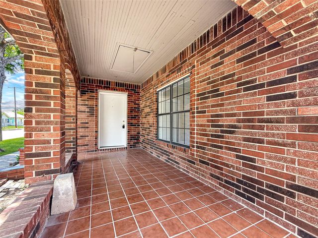 304 Stimson Avenue, Baytown, TX 77520