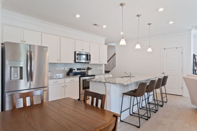 1233 Arroyo Dr, Nashville, TN 37218