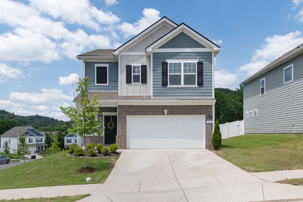 1233 Arroyo Dr, Nashville, TN 37218