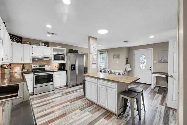 24193 Parker Road, Porter, TX 77365