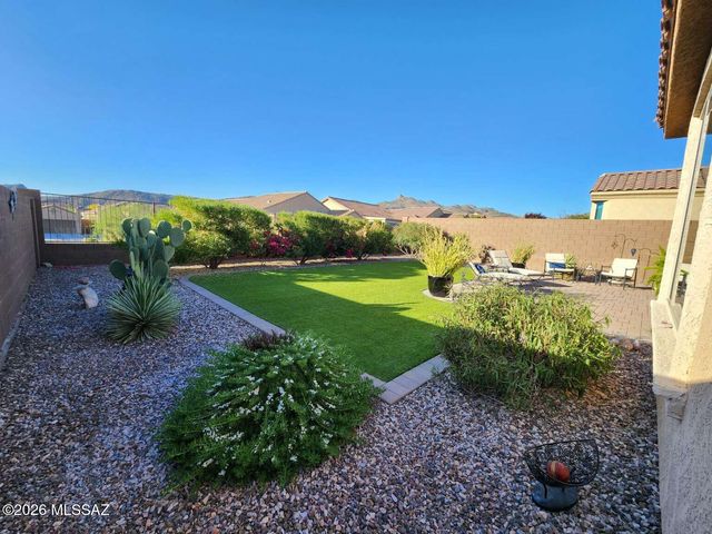 7100 W Cliff Spring Trail, Marana, AZ 85658
