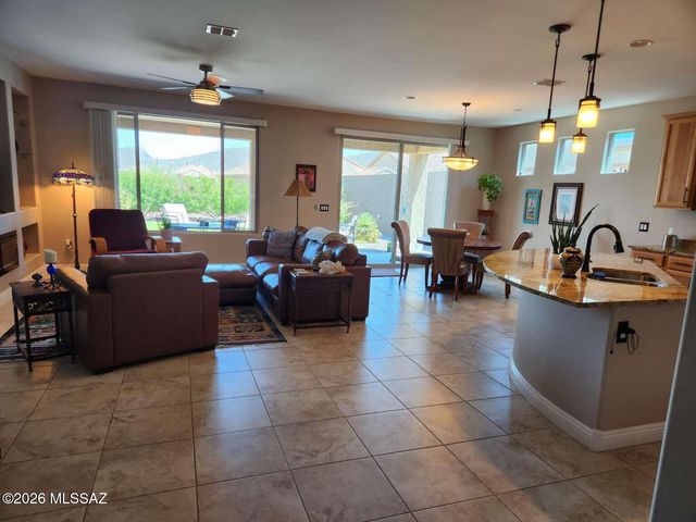 7100 W Cliff Spring Trail, Marana, AZ 85658