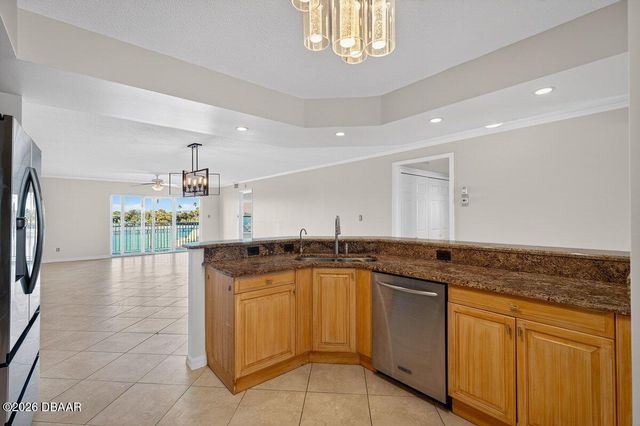 522 Marina Point Drive, Daytona Beach, FL 32114