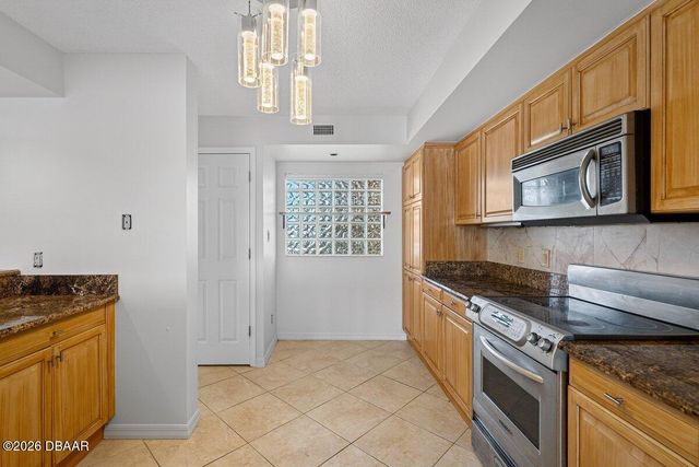 522 Marina Point Drive, Daytona Beach, FL 32114