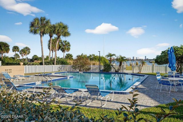 522 Marina Point Drive, Daytona Beach, FL 32114