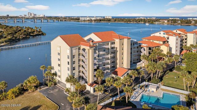 522 Marina Point Drive, Daytona Beach, FL 32114