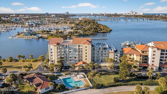 522 Marina Point Drive, Daytona Beach, FL 32114