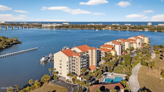 522 Marina Point Drive, Daytona Beach, FL 32114