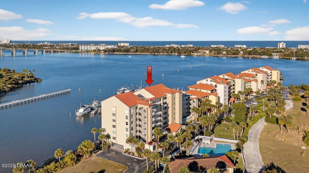 522 Marina Point Drive, Daytona Beach, FL 32114