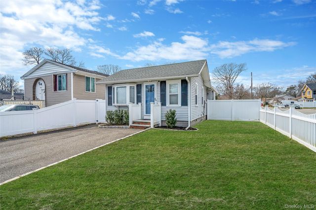 56 Bay Avenue, Ronkonkoma, NY 11779