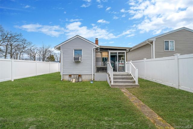 56 Bay Avenue, Ronkonkoma, NY 11779