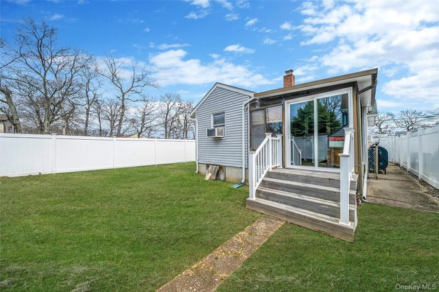 56 Bay Avenue, Ronkonkoma, NY 11779