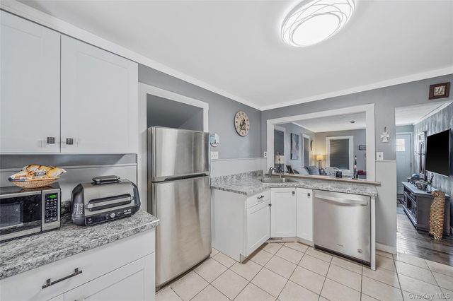 56 Bay Avenue, Ronkonkoma, NY 11779