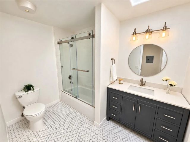 17735 Kinzie, Northridge, CA 91325