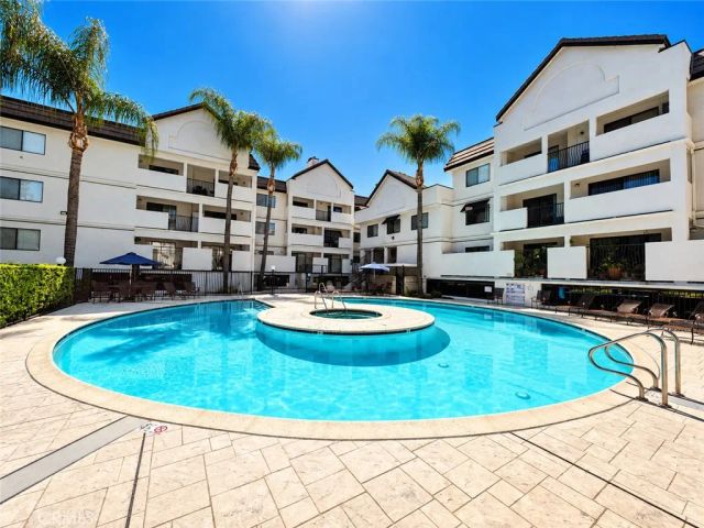 17735 Kinzie, Northridge, CA 91325