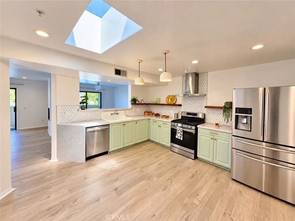 17735 Kinzie, Northridge, CA 91325