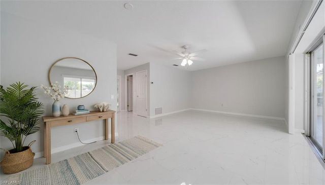 5657 Eichen CIR E, Fort Myers, FL 33919